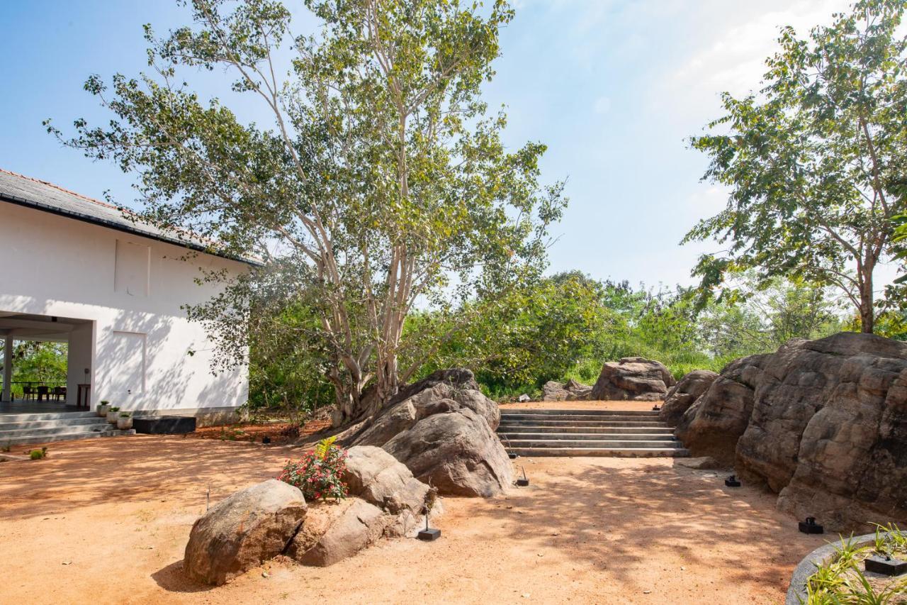 Hotel Ceylon Breeze Sigiriya Esterno foto