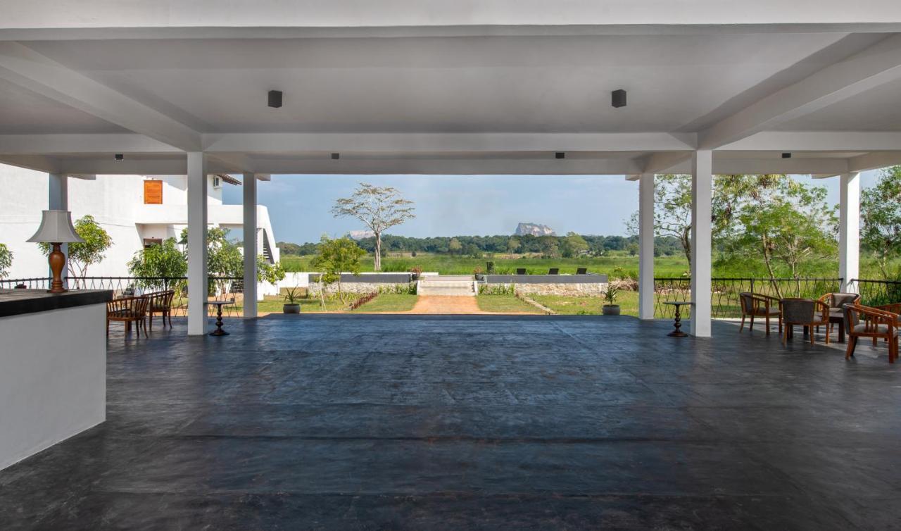 Hotel Ceylon Breeze Sigiriya Esterno foto