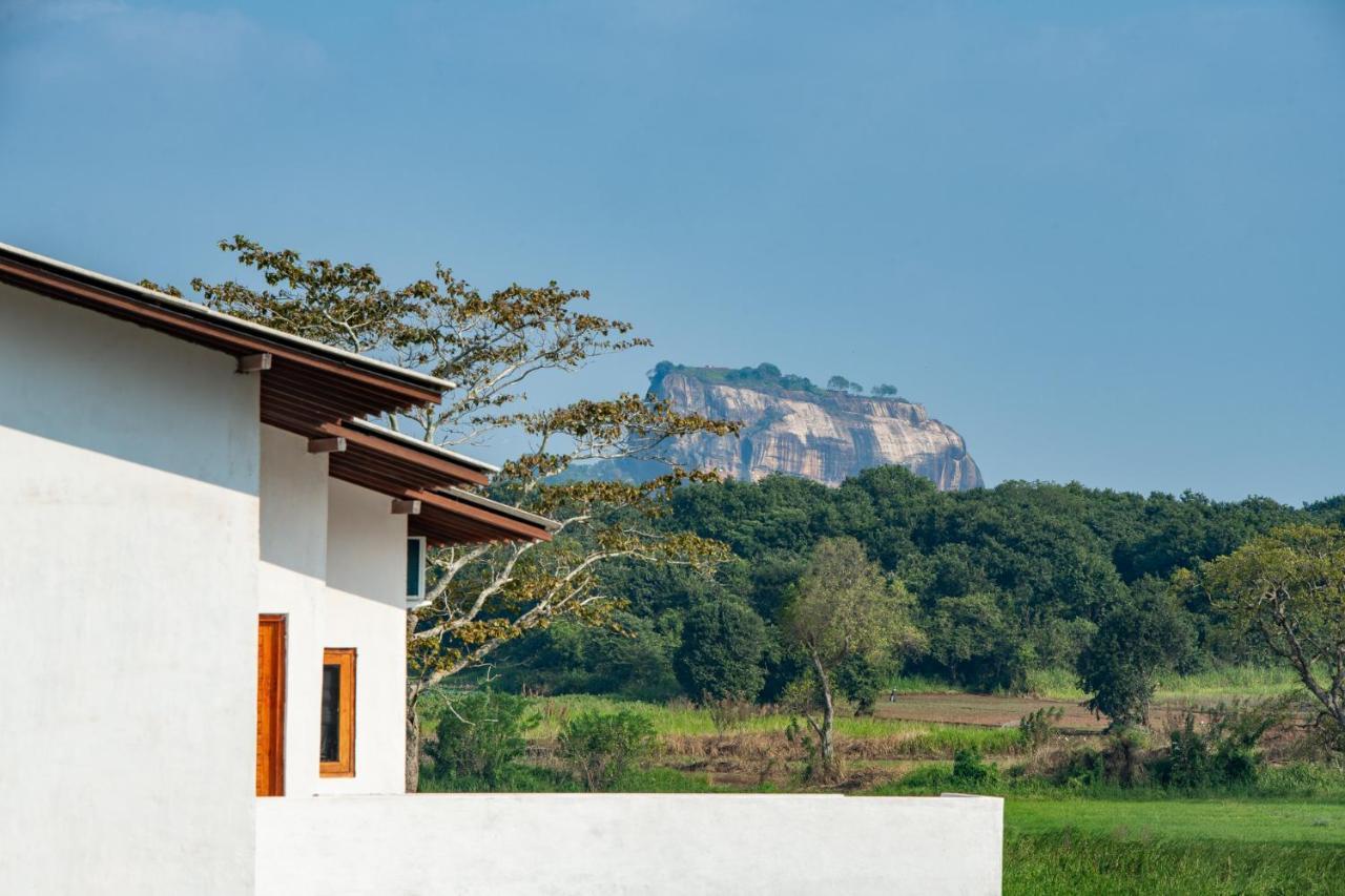 Hotel Ceylon Breeze Sigiriya Esterno foto