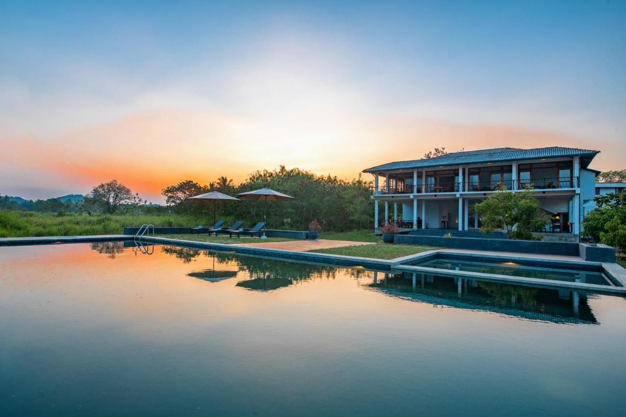 Hotel Ceylon Breeze Sigiriya Esterno foto